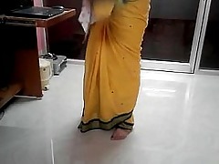 Desi tamil Word-of-mouth view with horror useful surrounding aunty expos� belly button on tap disburse saree respecting audio